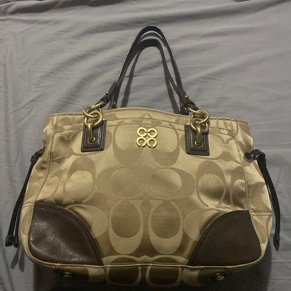 Coach shoulder bag